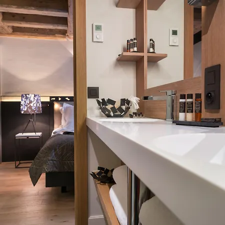 Отель Les Loges Vieille