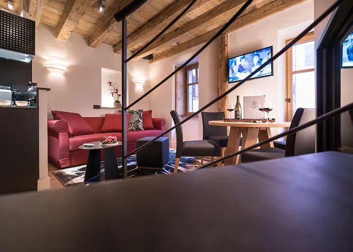 Les Loges Vieille Hotel 5*