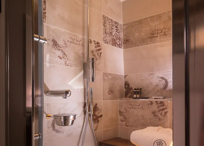 Les Loges Vieille Hotel 5*